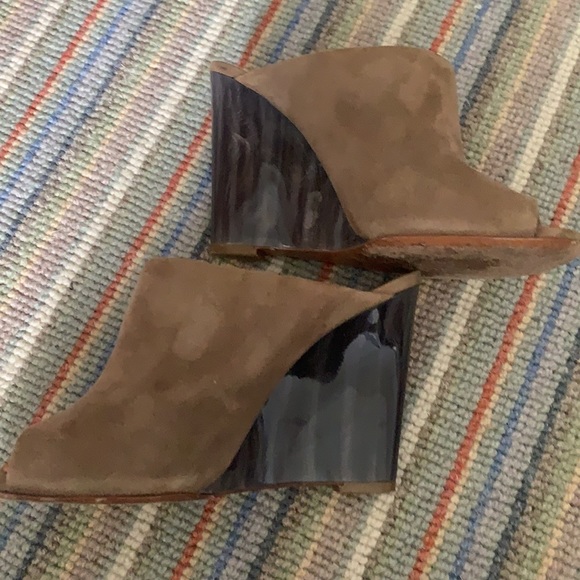 SZ 6B COACH SUEDE MULES - Picture 2 of 4